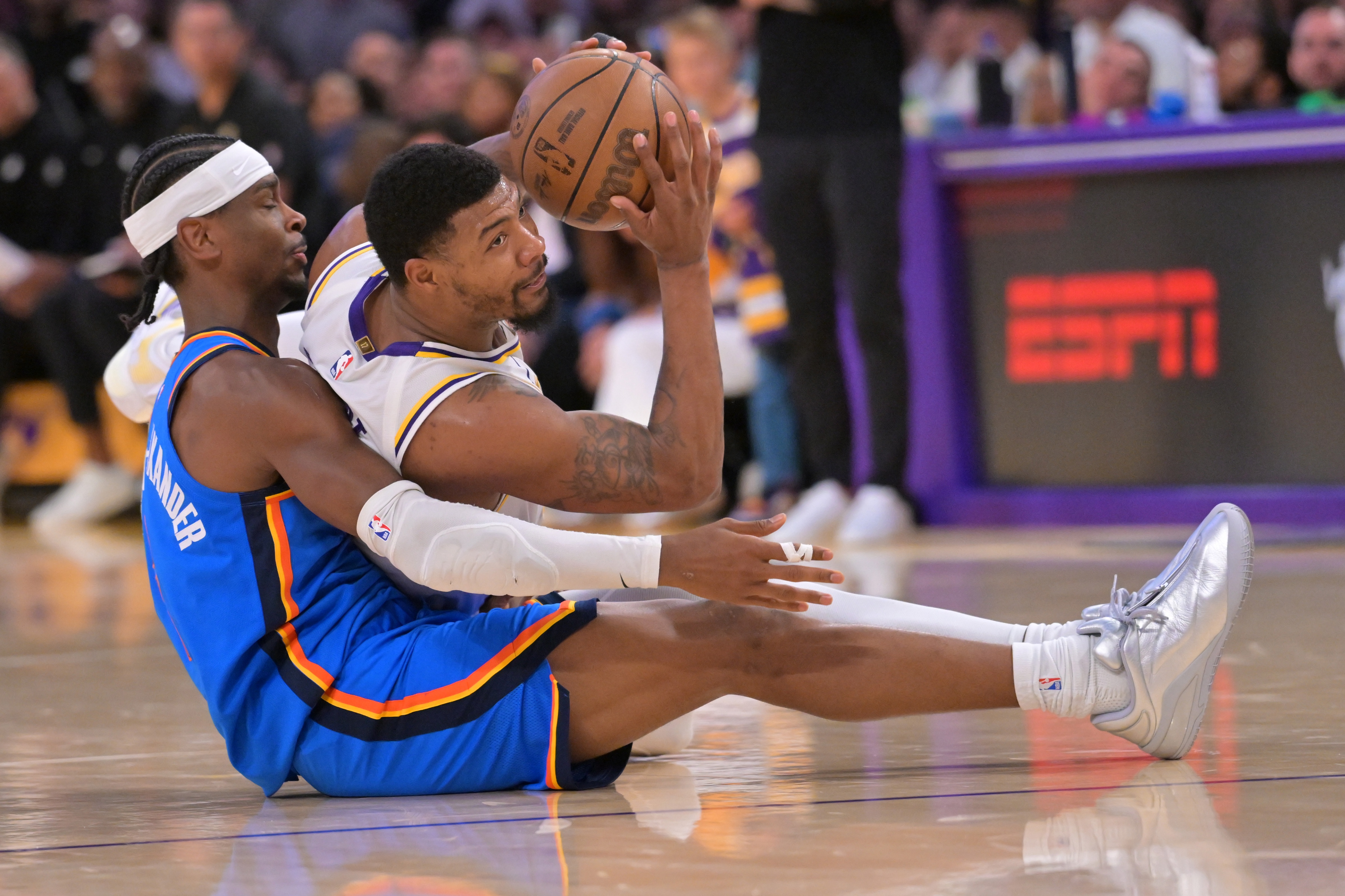 世界杯官方客户端下载中心-NBA历史前2轮皆横扫球队：雷霆成第8支 勇士&amp;骑士曾夺冠